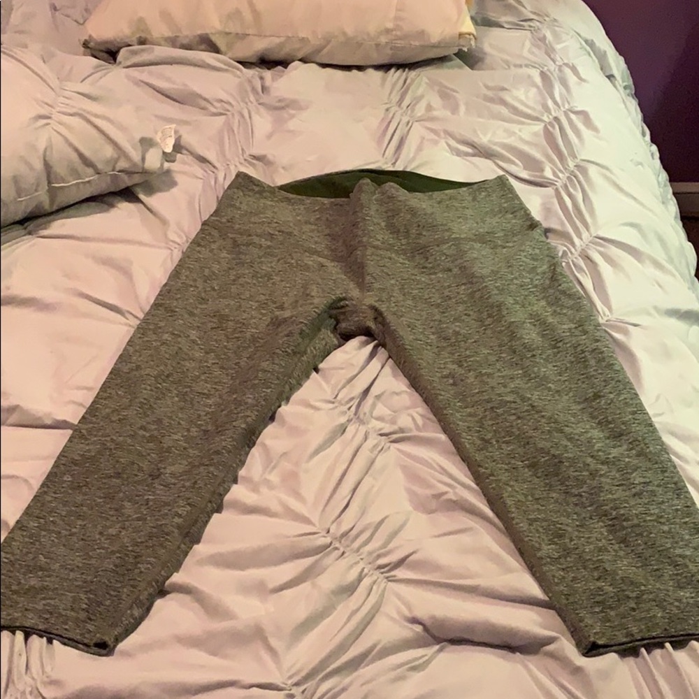 Capri yoga pants